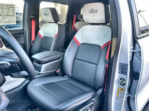 New 2026 GMC Canyon AT4X w/ AT4X AEV Edition AWD/4WD image 20