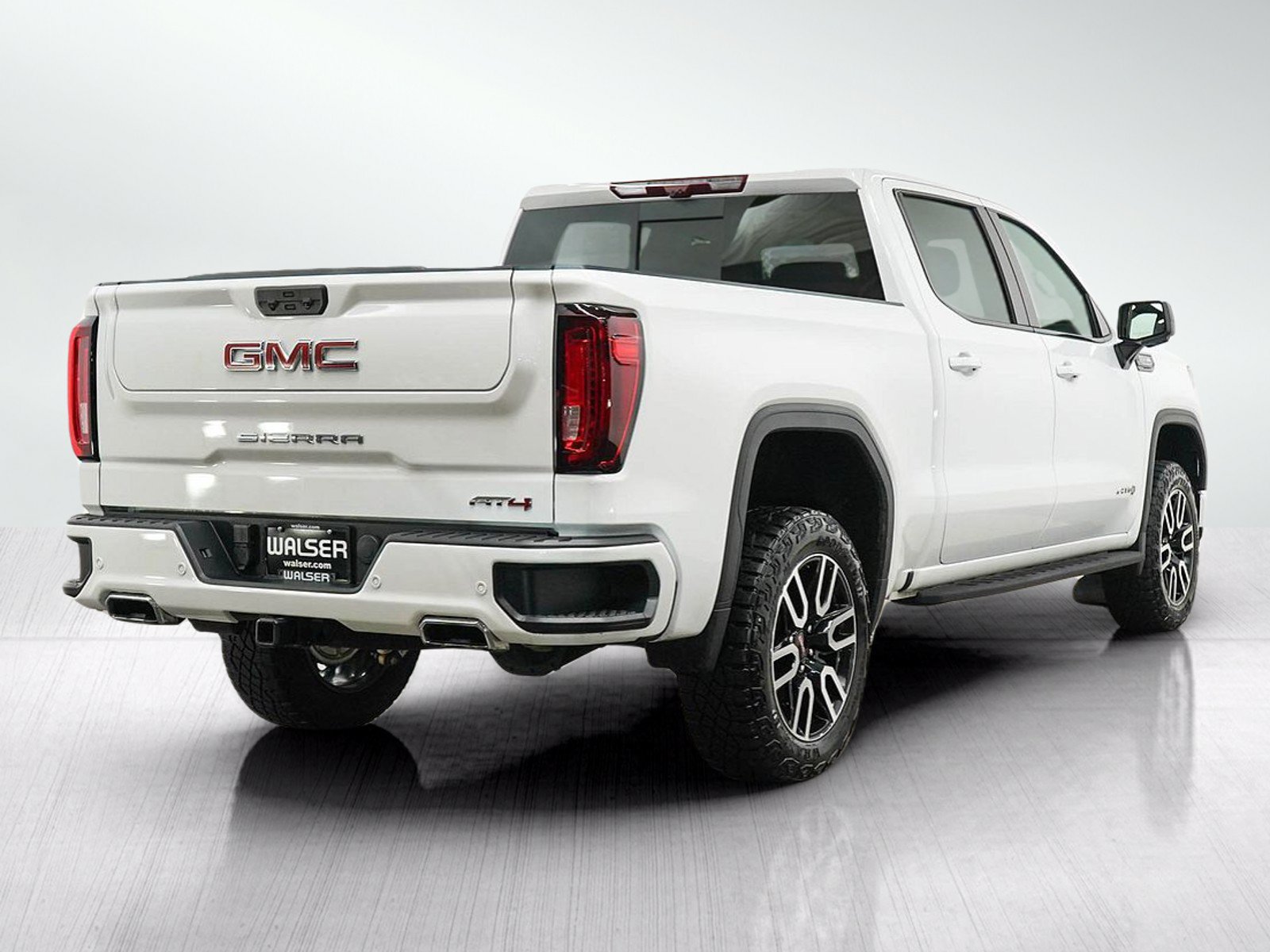 Used 2024 GMC Sierra 1500 AT4 w/ Technology Package AWD/4WD image 6