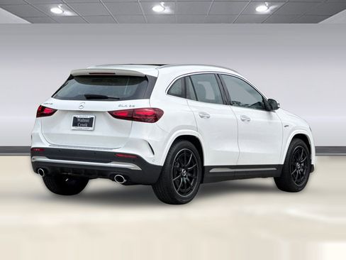 New 2026 Mercedes-Benz GLA 35 AMG 4MATIC image 9