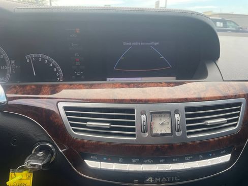 Used 2013 Mercedes-Benz S 550 4MATIC image 21