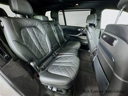 Used 2023 BMW X7 xDrive40i w/ Executive Package image 30