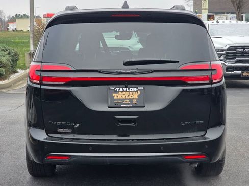 New 2026 Chrysler Pacifica Limited w/ S Appearance Package image 6