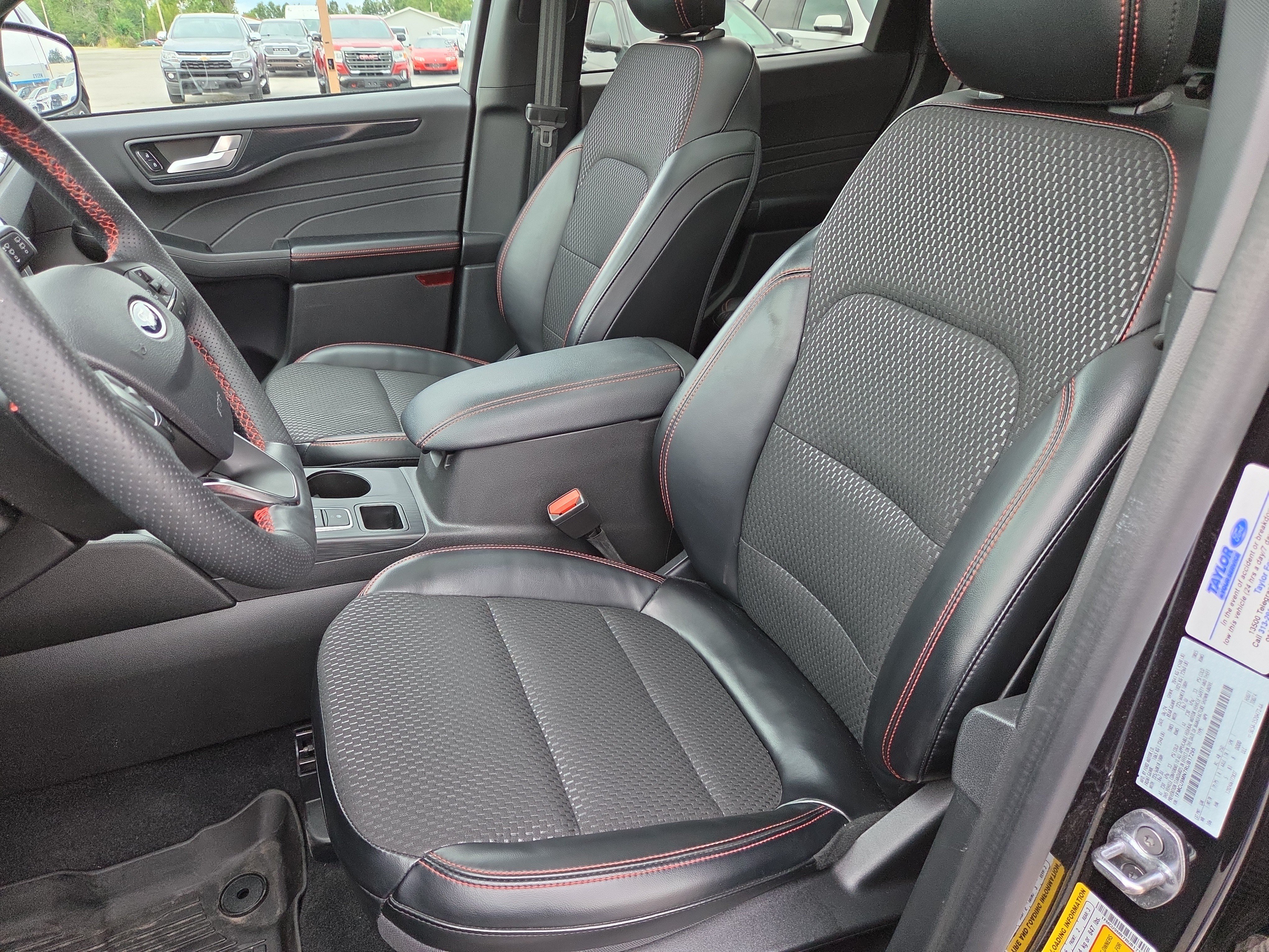 Used 2024 Ford Escape ST-Line w/ Tech Pack #1 AWD/4WD image 7