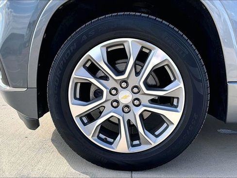 Used 2018 Chevrolet Traverse Premier w/ Driver Confidence II Package image 11