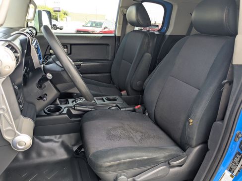 Used 2007 Toyota FJ Cruiser 4WD w/ Convenience Pkg image 28