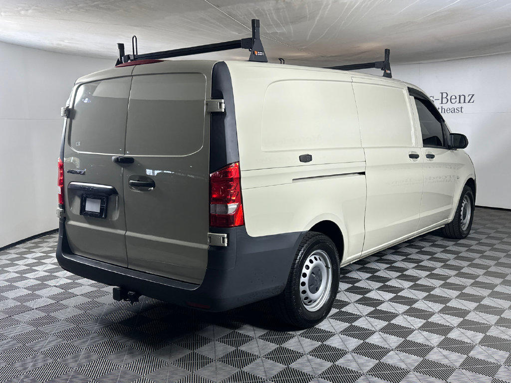 Used 2023 Mercedes-Benz Metris image 7