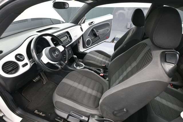 Used 2012 Volkswagen Beetle 2.0T FWD image 16