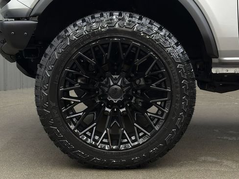 Used 2023 Ford Bronco Wildtrak AWD/4WD image 10