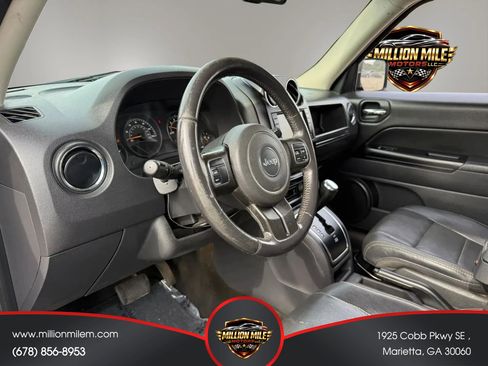 Used 2017 Jeep Patriot High Altitude AWD/4WD image 15