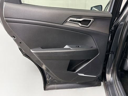 Used 2025 Kia Sportage LX image 25