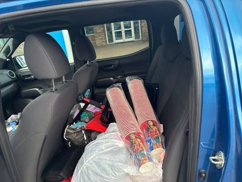 Used 2017 Toyota Tacoma TRD Off-Road image 16