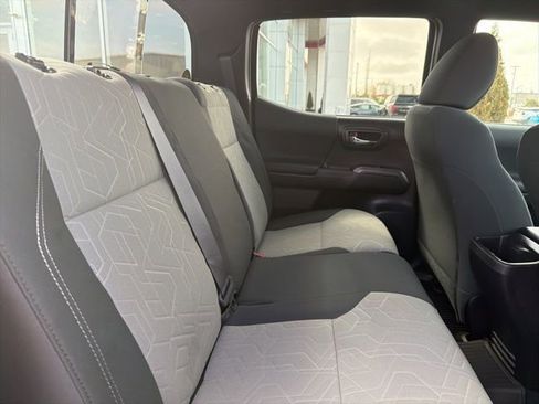 Certified 2022 Toyota Tacoma TRD Sport image 33