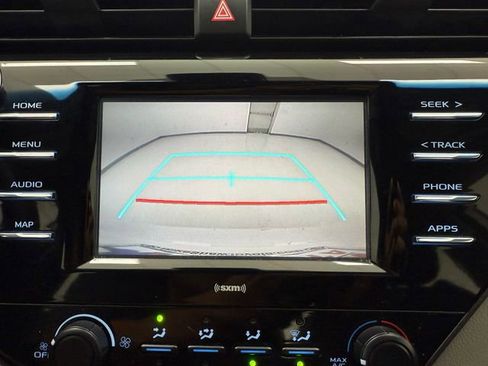 Used 2020 Toyota Camry LE image 18