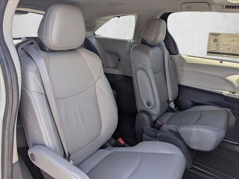 Used 2021 Toyota Sienna Limited AWD/4WD image 23