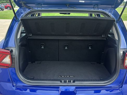 Used 2024 Hyundai Venue Limited image 29