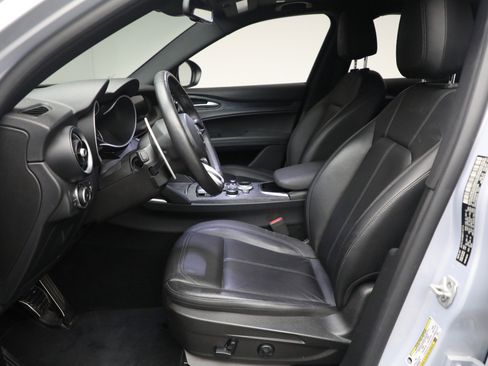 Used 2022 Alfa Romeo Stelvio Sprint image 10