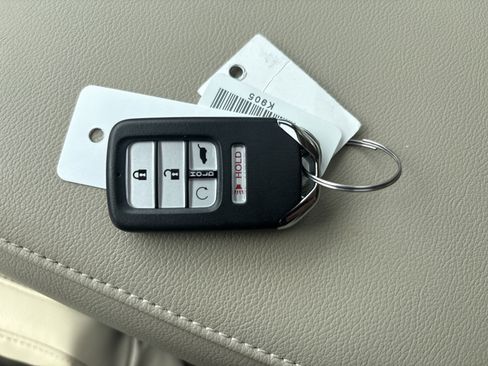 Used 2020 Honda CR-V Touring image 36