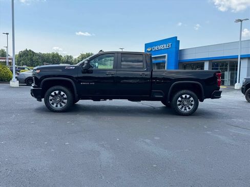 Used 2024 Chevrolet Silverado 2500 Custom w/ Custom Value Package AWD/4WD image 6