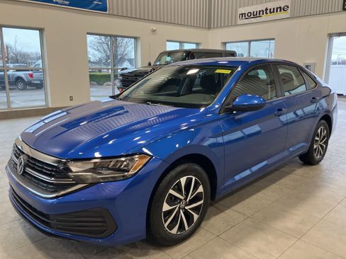 Used 2024 Volkswagen Jetta S image 1