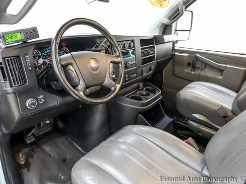 Used 2023 GMC Savana 3500 w/ Power Convenience Package RWD image 9