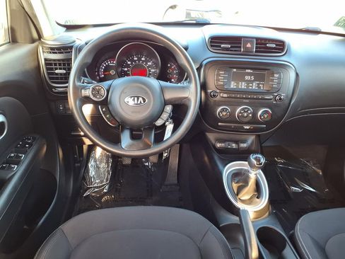 Used 2018 Kia Soul image 12