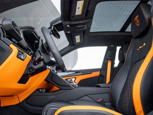 Used 2024 Lamborghini Urus S AWD/4WD image 23