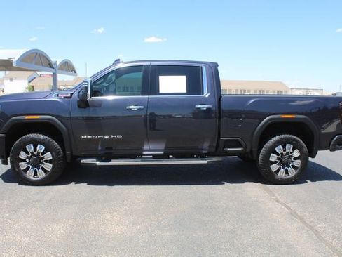 Used 2024 GMC Sierra 2500 Denali w/ Denali Reserve Package AWD/4WD image 7