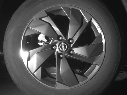 Used 2025 Nissan Rogue SV AWD/4WD image 18