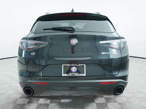 New 2025 Alfa Romeo Stelvio Sprint image 9