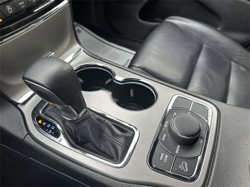 Certified 2022 Jeep Grand Cherokee Limited image 38