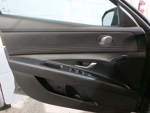 Certified 2024 Hyundai Elantra SEL w/ Convenience Package FWD image 28