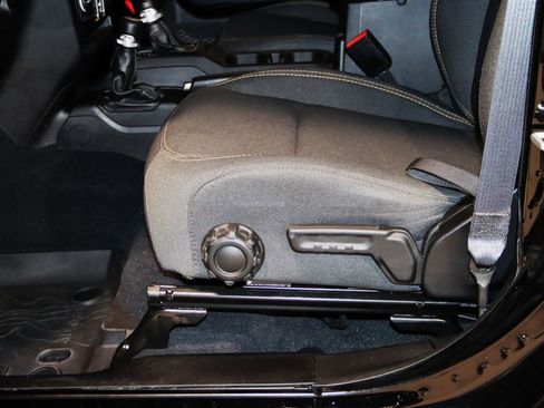 Used 2024 Jeep Gladiator Sport AWD/4WD image 34