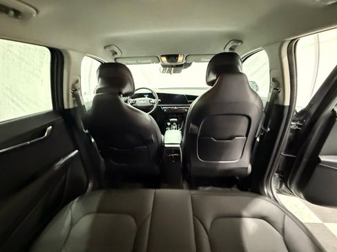 Used 2023 Kia Niro EX image 27