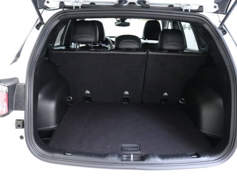 Used 2025 Jeep Compass Limited image 26