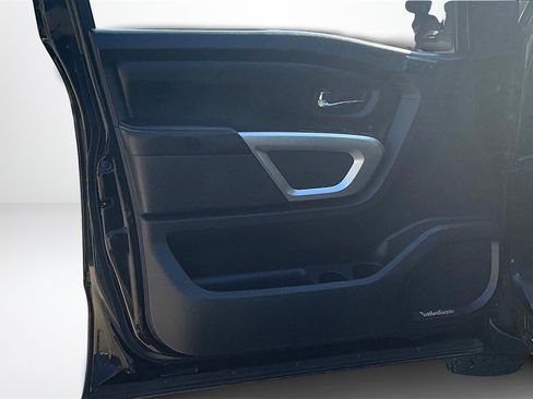 Used 2017 Nissan Titan PRO-4X image 20