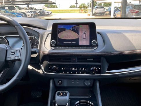 Used 2025 Nissan Rogue SV AWD/4WD image 31