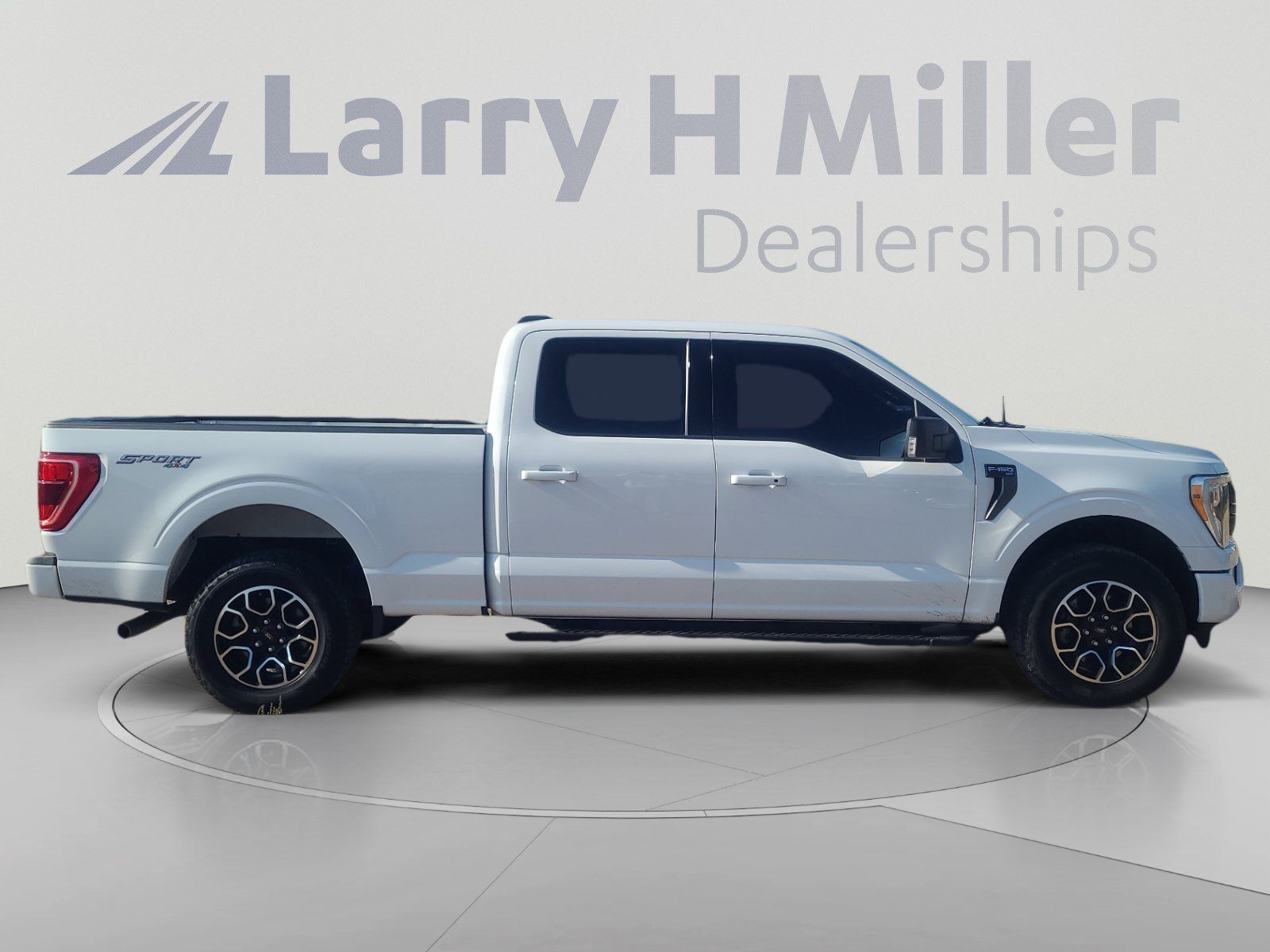 Used 2022 Ford F150 XLT w/ Equipment Group 302A High AWD/4WD image 6