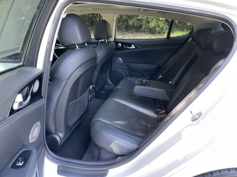 Used 2018 Kia Stinger Premium RWD image 30