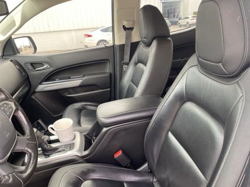 Used 2020 Chevrolet Colorado LT w/ Colorado RST Special Edition image 10