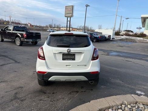 Used 2022 Buick Encore Preferred image 4