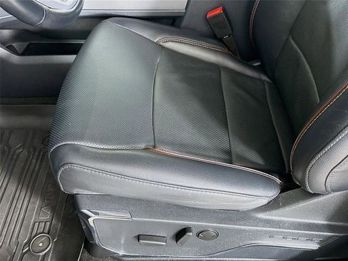 Used 2024 Ford F250 Lariat w/ Chrome Package image 20