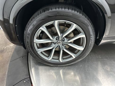 Used 2017 Volvo XC90 T6 Momentum w/ Momentum Plus Package image 32