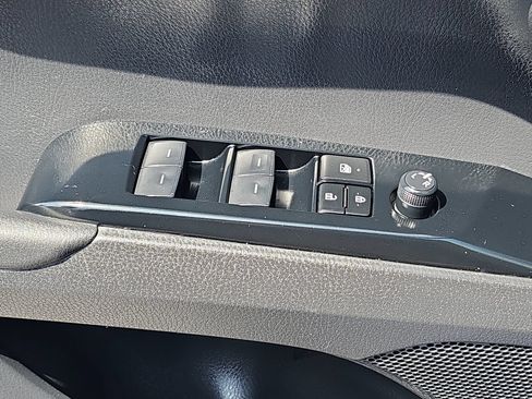 Used 2025 Toyota Camry SE w/ Convenience Package FWD image 28