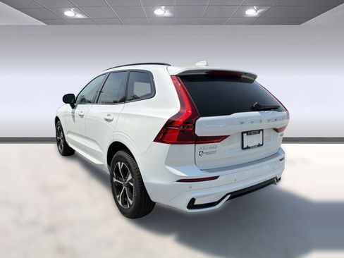 New 2026 Volvo XC60 B5 Core w/ Climate Package image 3