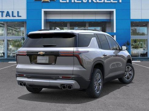 Used 2026 Chevrolet Traverse LT w/ Driver Confidence Package FWD image 4