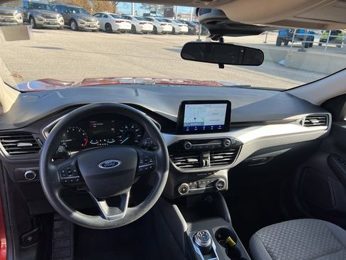 Used 2020 Ford Escape SE image 11