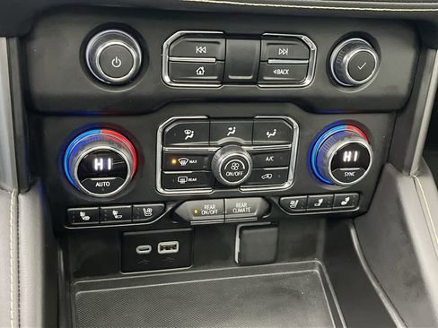 Certified 2024 Chevrolet Suburban Premier w/ Max Trailering Package image 25