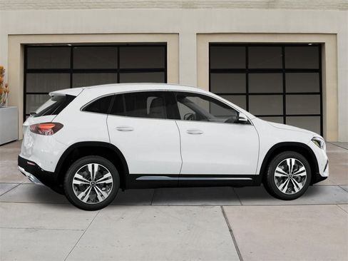 New 2025 Mercedes-Benz GLA 250 image 42