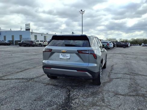 Used 2025 Chevrolet Equinox LT FWD image 19