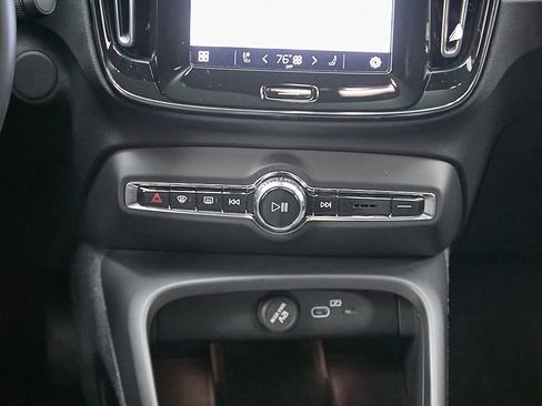 Certified 2023 Volvo C40 Recharge Core w/ Climate Package image 26